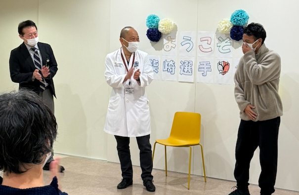 柴崎岳選手の小児病棟慰問