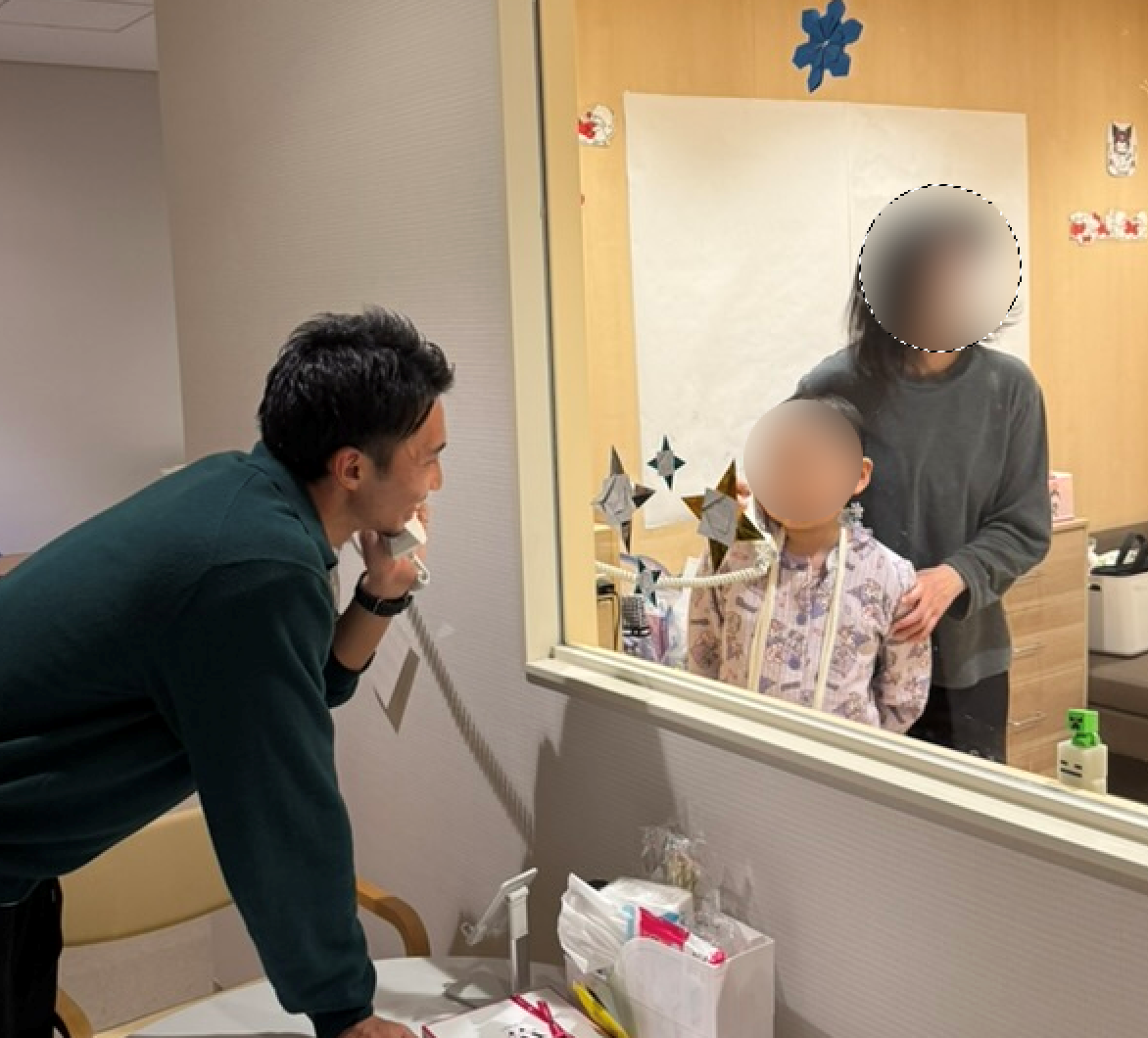 柴崎岳選手の小児病棟慰問