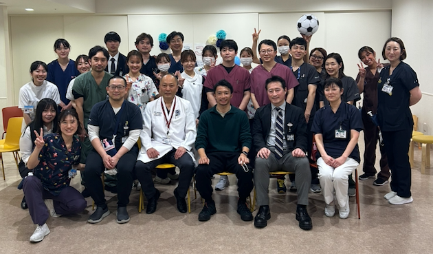 柴崎岳選手の小児病棟慰問